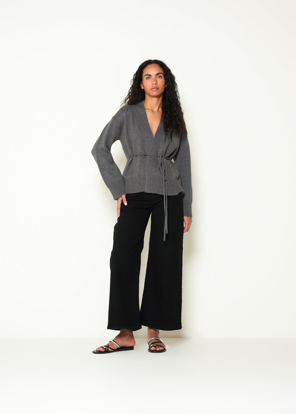 Tejido manga larga cuello en V - Gris 14_483H037_GRI185204_3
