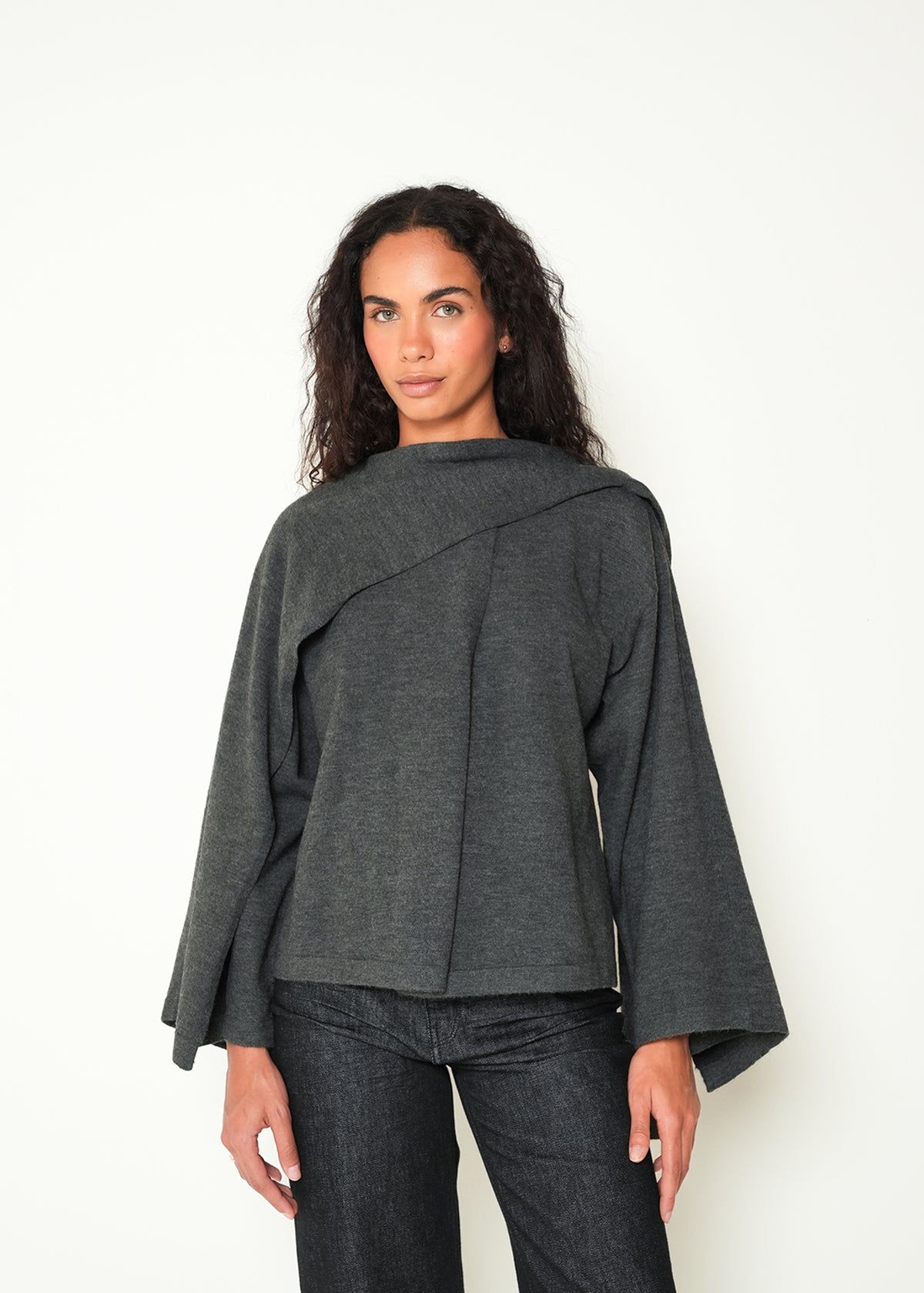 Tejido buzo manga larga cuello alto - Gris 14_483H043_GRI185204_0