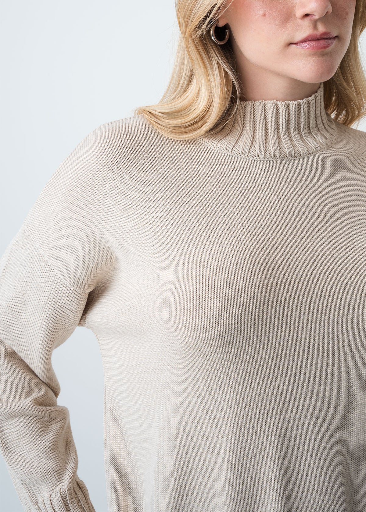 Buzo de tejido de cuello alto - Gris 14_485G067_GRI171312_6
