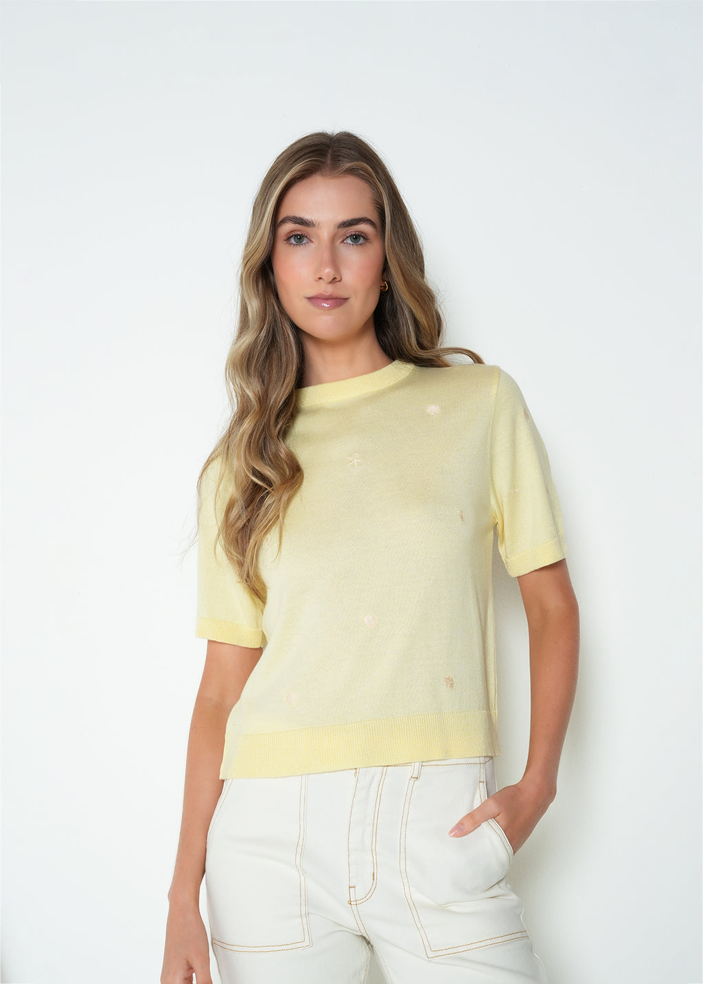 Tejido camiseta manga corta cuello redondo bordado - Amarillo 14_485H066_AMA110510_0