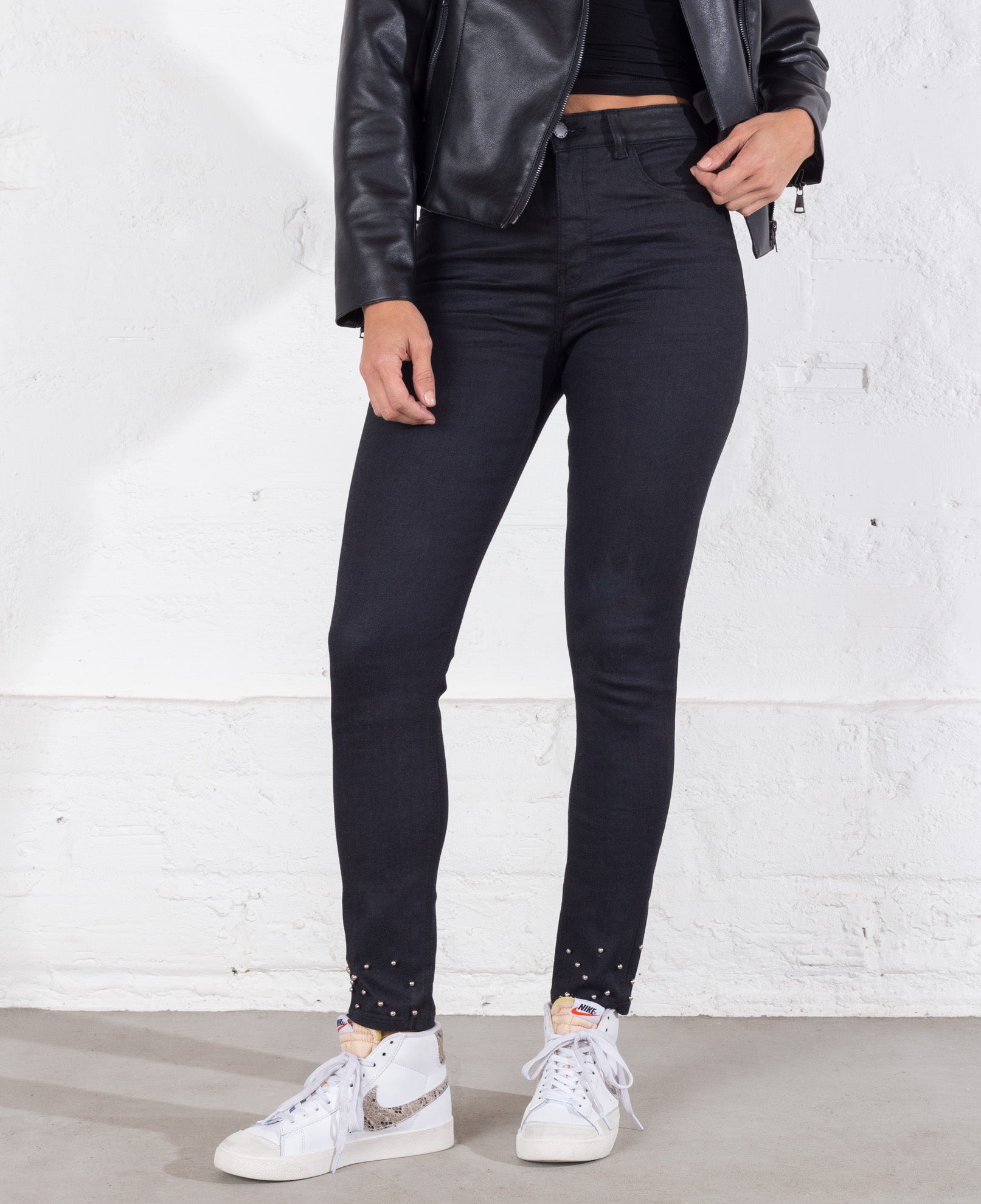 Jean para mujer azul oscuro Skinny tiro súper alto encerado con adornos metálicos - Azul 14_491D022_A03694_0