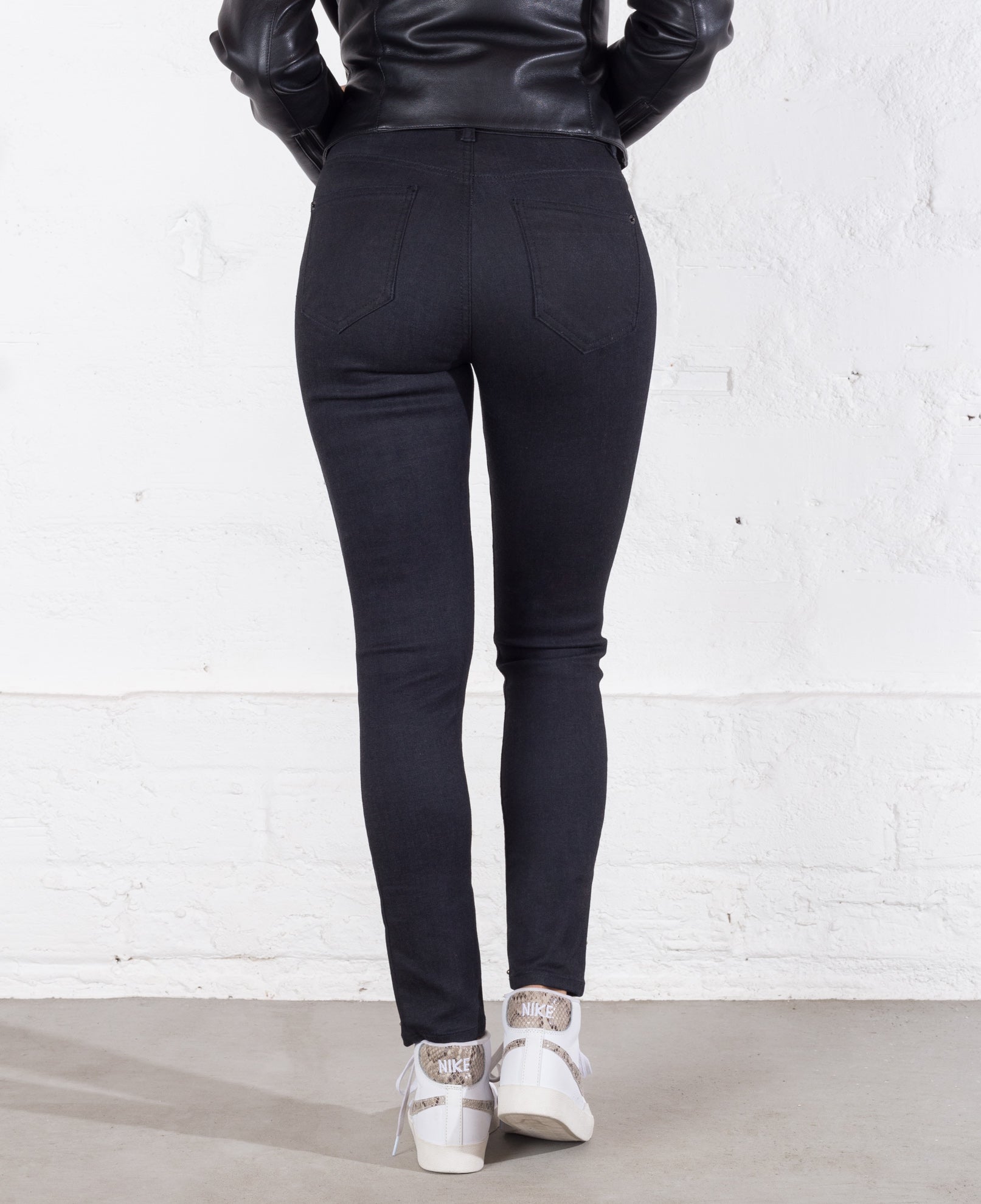 Jean para mujer azul oscuro Skinny tiro súper alto encerado con adornos metálicos - Azul 14_491D022_A03694_5
