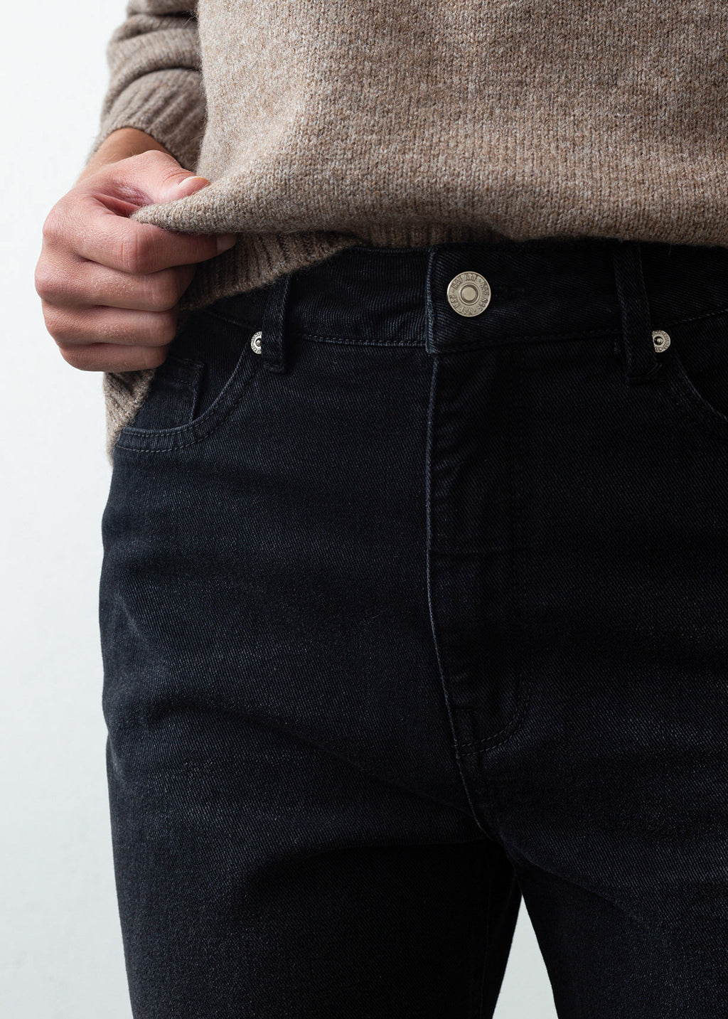 Jean en black denim - Negro 14_491G301_NEG193909_4
