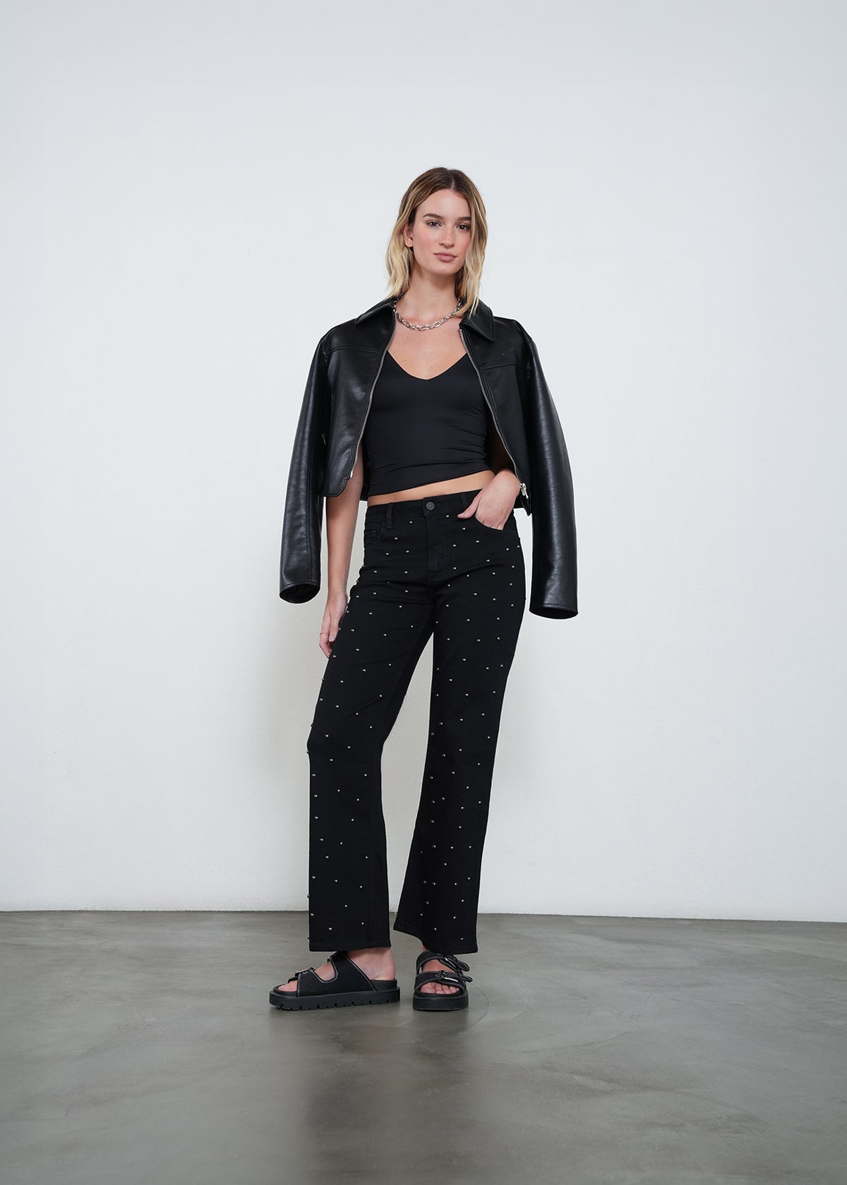 Jeans straight tiro medio - Negro 14_491H032_NEG193909_3