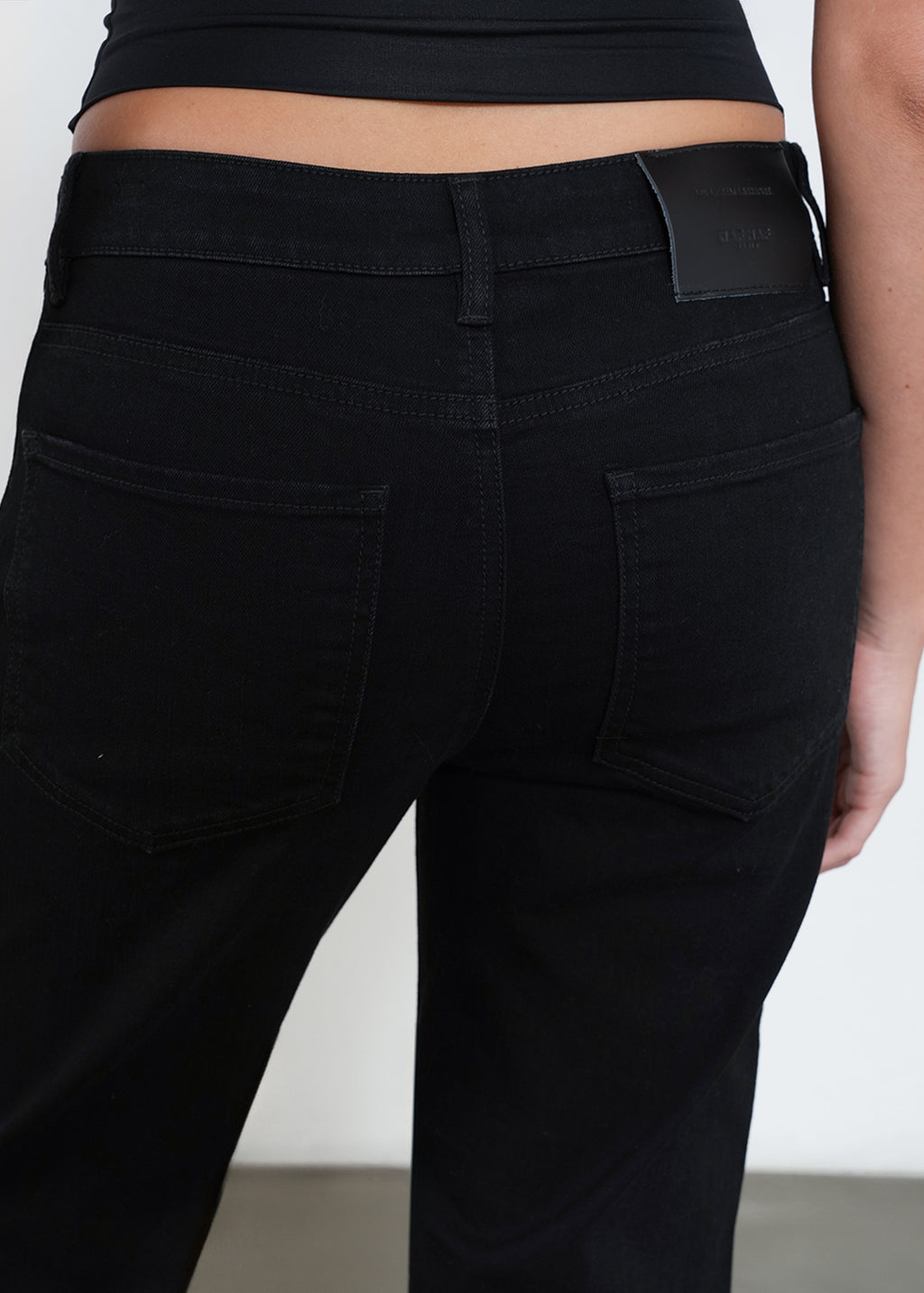 Jeans straight tiro medio - Negro 14_491H032_NEG193909_5