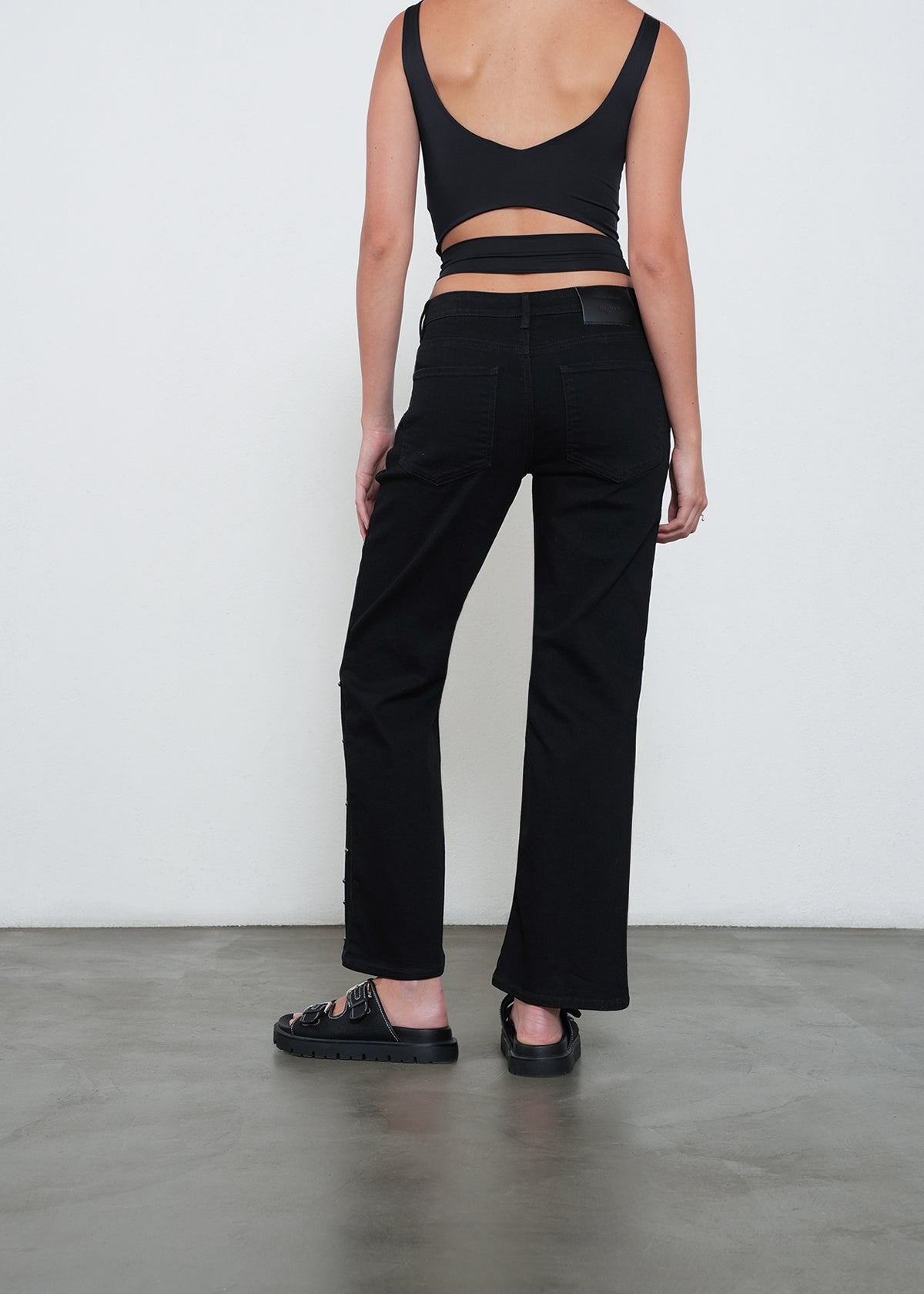 Jeans straight tiro medio - Negro 14_491H032_NEG193909_6