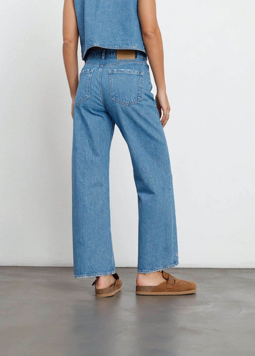 Jean Straight tiro alto con bordados de flores - Azul 14_491H302_AZU183928_6