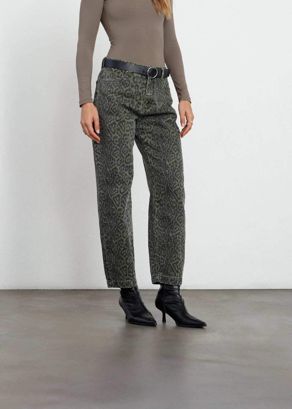 Jean Baggy en animal print - Verde 14_491H331_VER190515_0