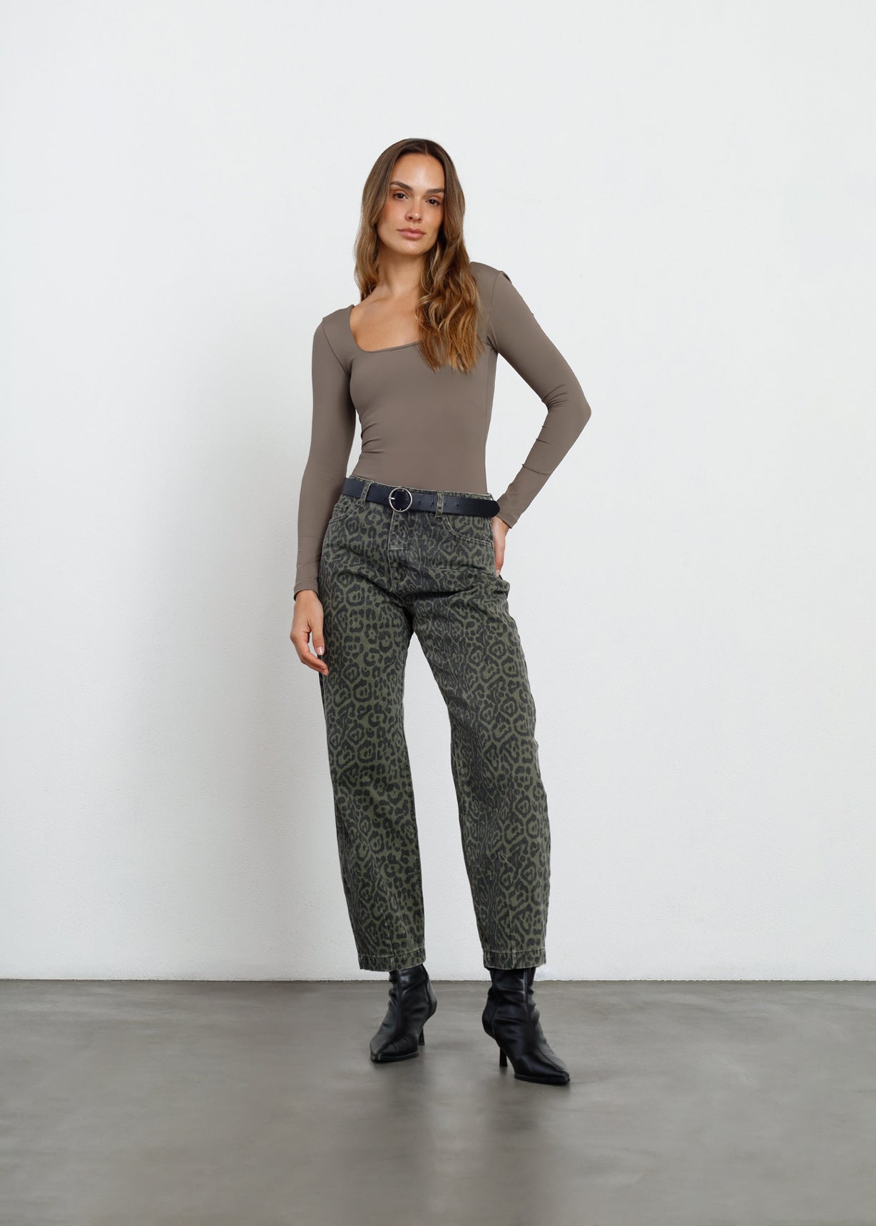 Jean Baggy en animal print - Verde 14_491H331_VER190515_3