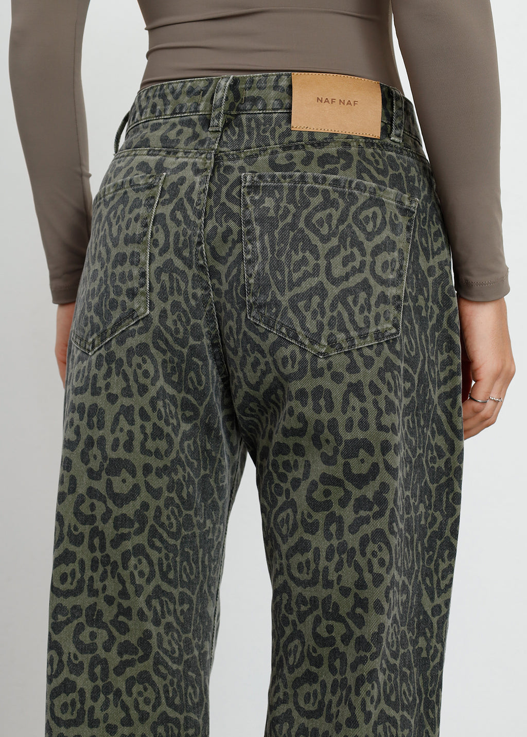 Jean Baggy en animal print - Verde 14_491H331_VER190515_4
