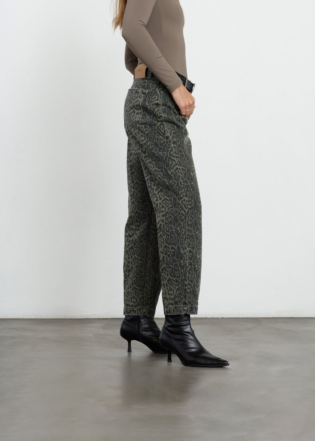 Jean Baggy en animal print - Verde 14_491H331_VER190515_5