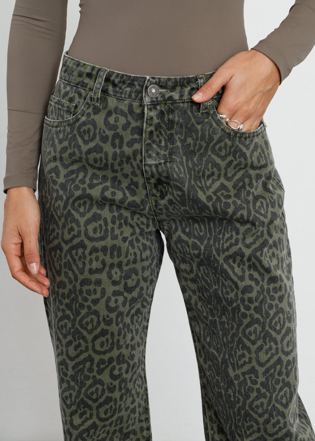 Jean Baggy en animal print - Verde 14_491H331_VER190515_7