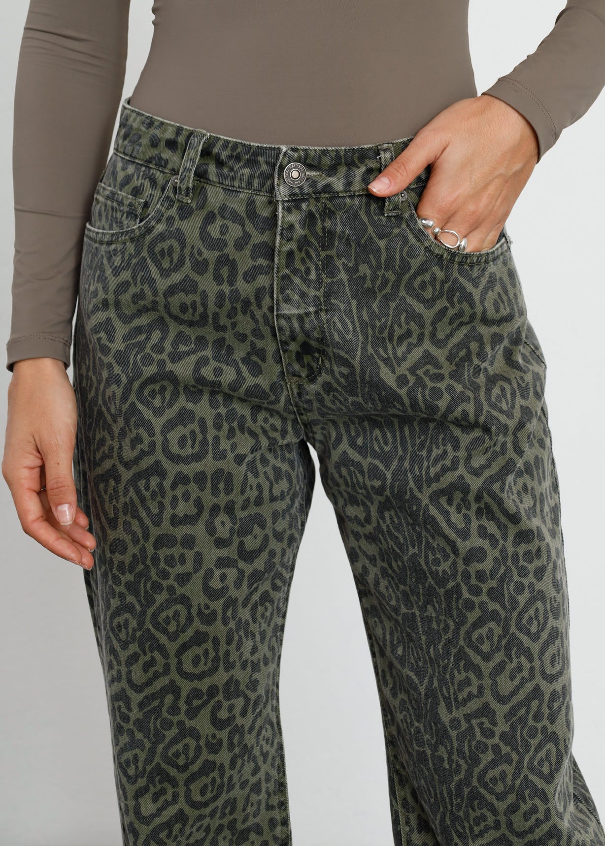 Jean Baggy en animal print - Verde 14_491H331_VER190515_7