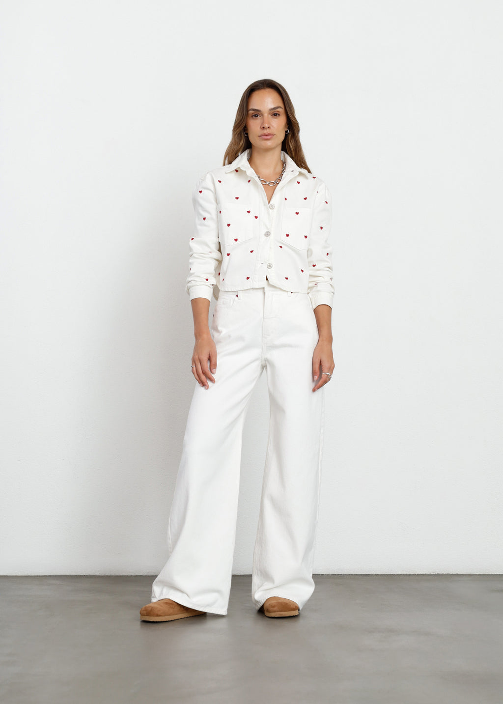 Jean Wide Leg con mini corazones - Crudo 14_491H334_CRU111001_7