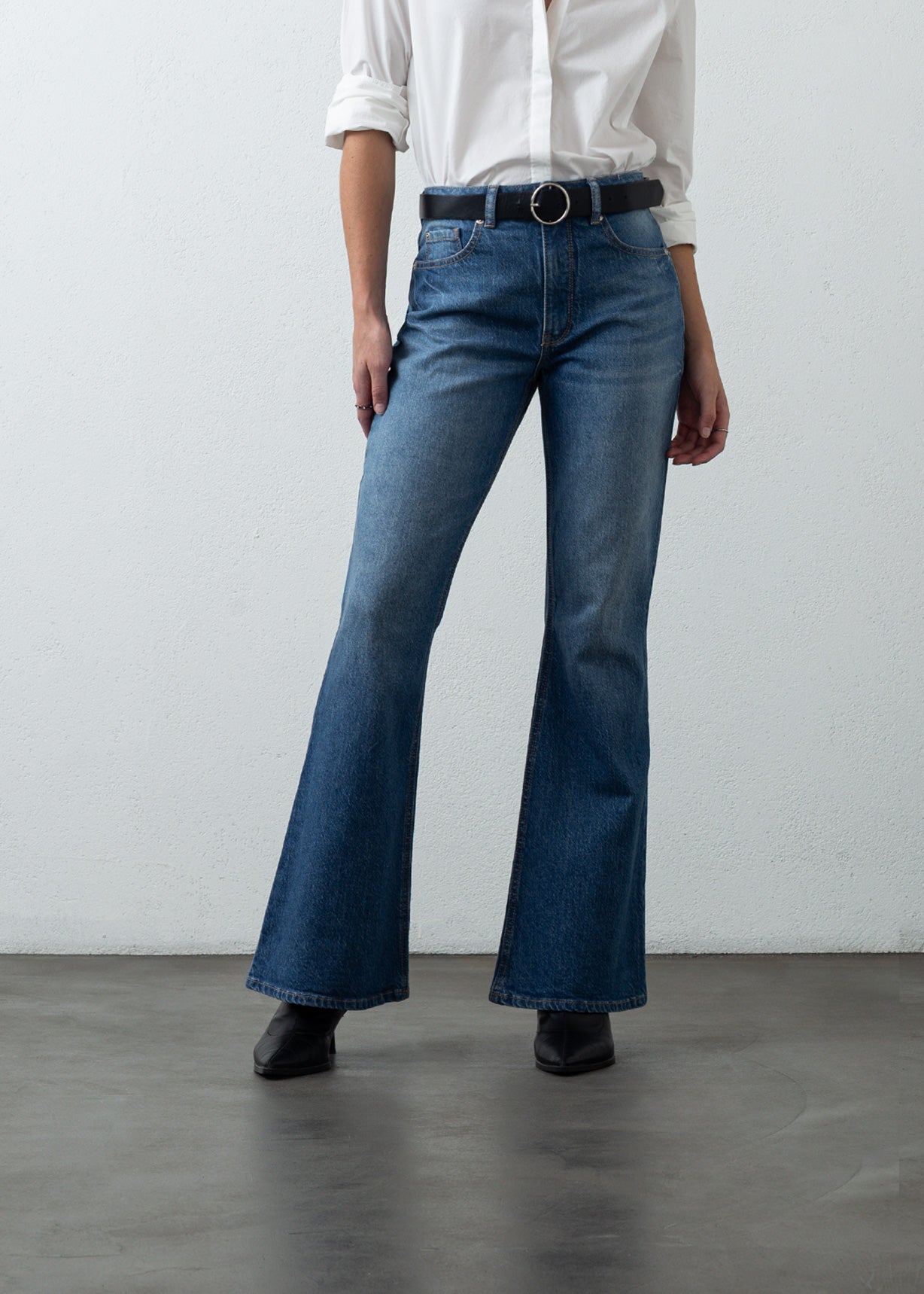 Jean Flare de tiro medio - Azul 14_492G028_AZU183928_0