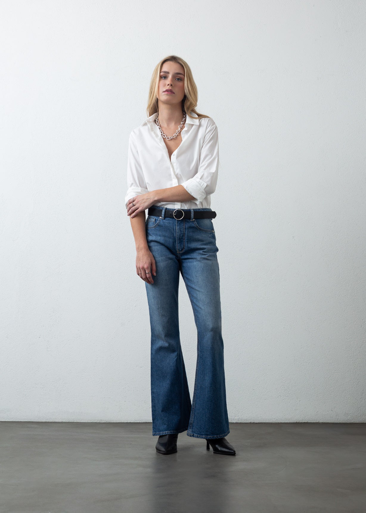 Jean Flare de tiro medio - Azul 14_492G028_AZU183928_5