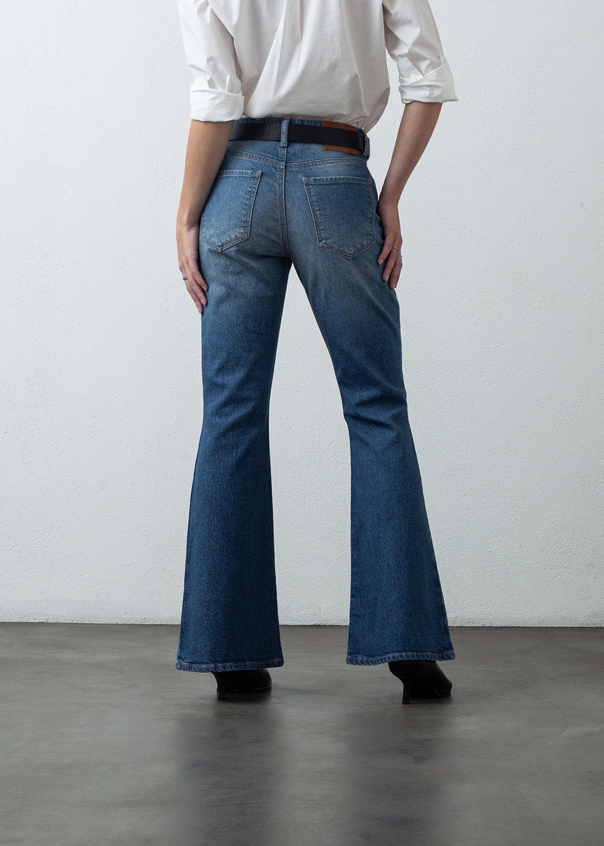 Jean Flare de tiro medio - Azul 14_492G028_AZU183928_7
