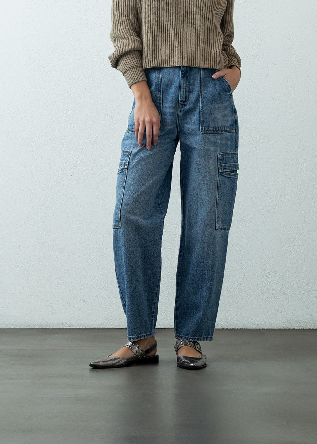 Jean Barrel tiro alto tipo cargo - Azul 14_492G029_AZU183928_0