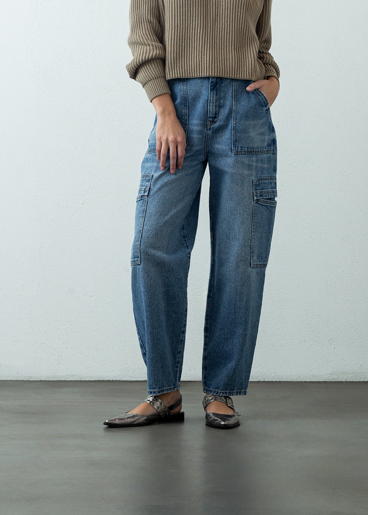 Jean Barrel tiro alto tipo cargo - Azul 14_492G029_AZU183928_0