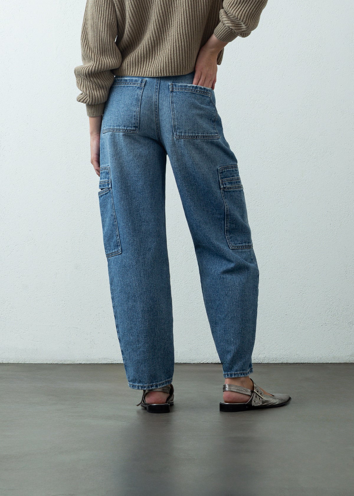Jean Barrel tiro alto tipo cargo - Azul 14_492G029_AZU183928_7