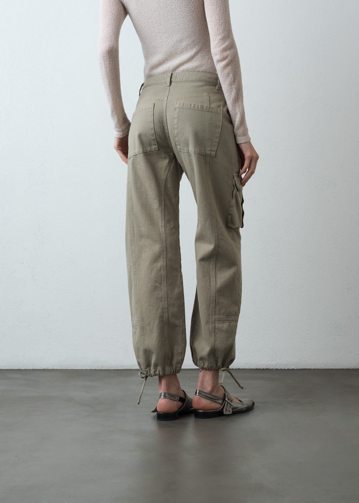 Jean Baggy tiro medio tipo cargo - Gris 14_492G377_GRI161107_7