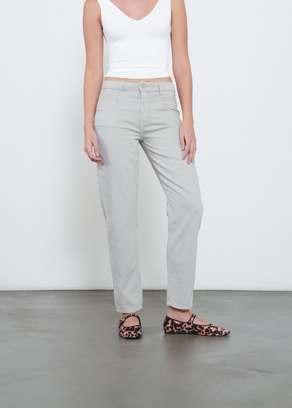Jean Mom con bota recta - Gris 14_492H001_GRI144804_0