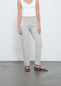 Jean Mom con bota recta - Gris 14_492H001_GRI144804_0