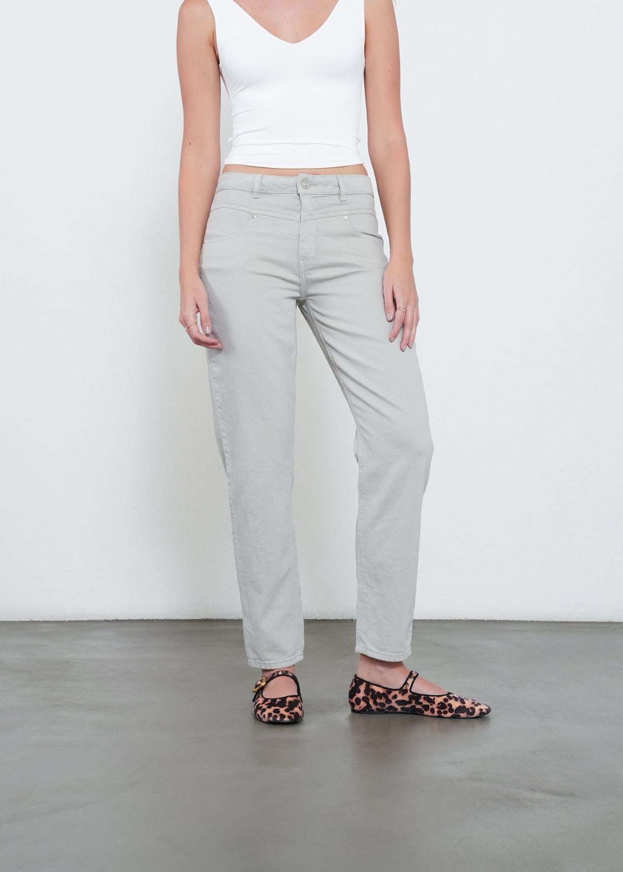 Jean Mom con bota recta - Gris 14_492H001_GRI144804_0