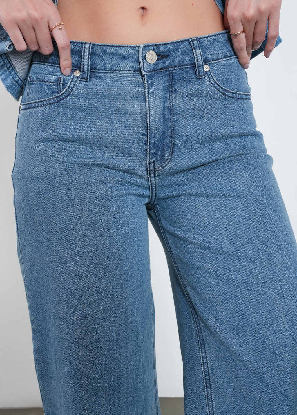 Jean Wide Leg con bordado en bolsillo - Azul 14_492H002_AZU183928_4