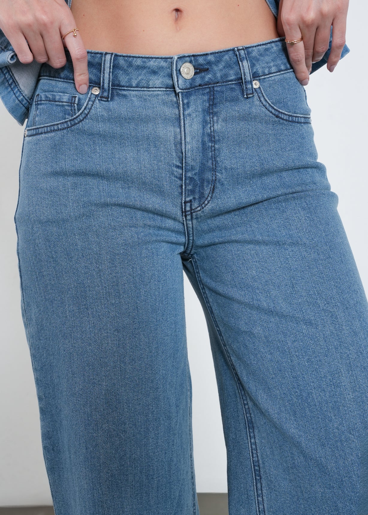 Jean Wide Leg con bordado en bolsillo - Azul 14_492H002_AZU183928_4