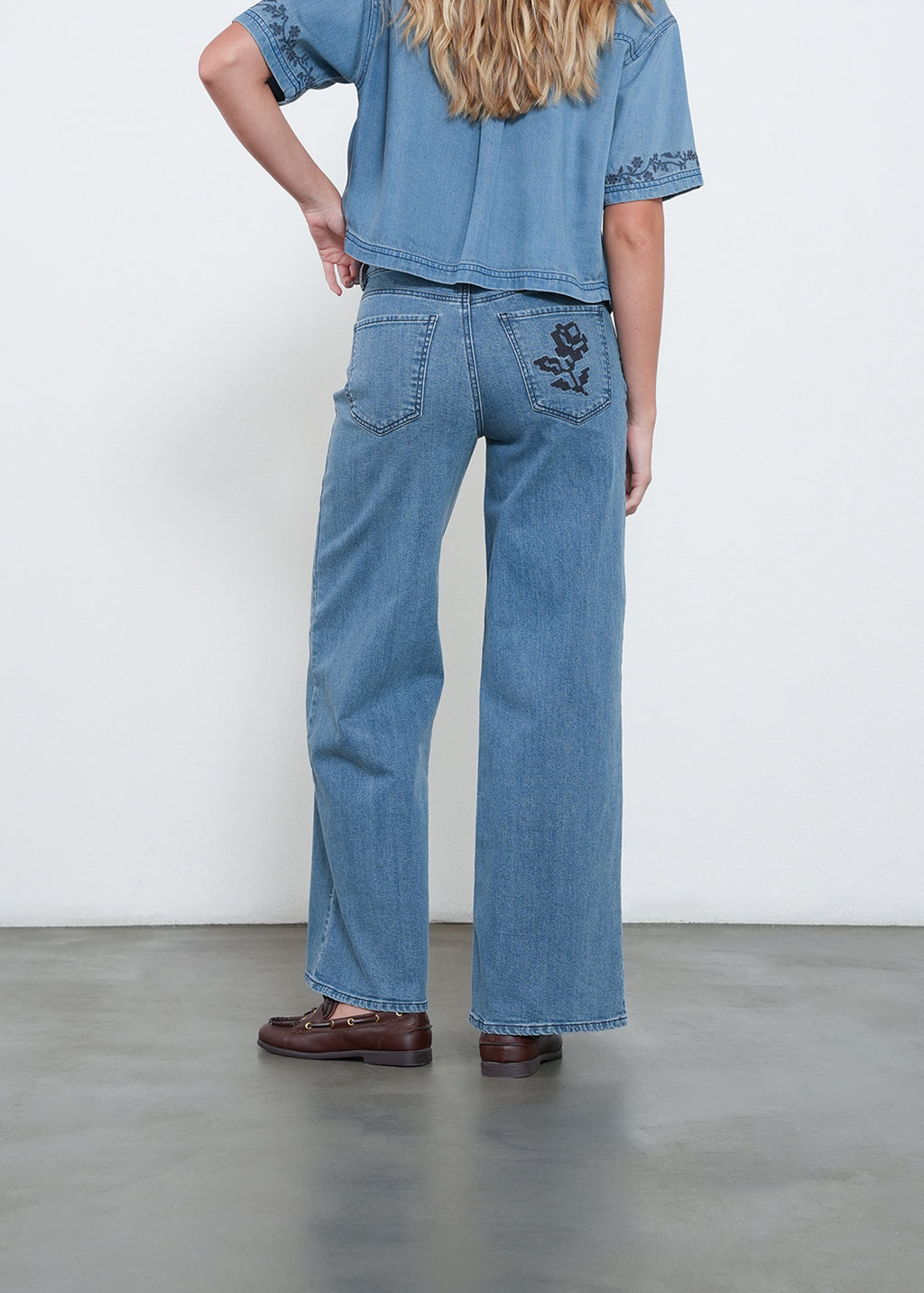 Jean Wide Leg con bordado en bolsillo - Azul 14_492H002_AZU183928_7