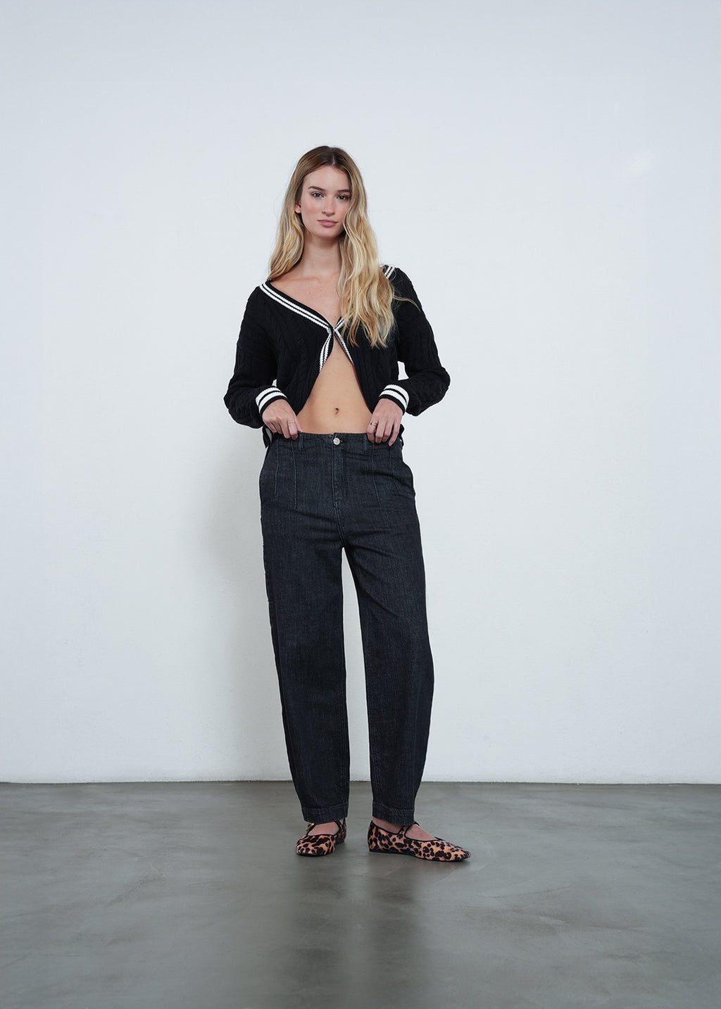 Jean Slouchy con taches laterales - Negro 14_492H032_NEG190303_3