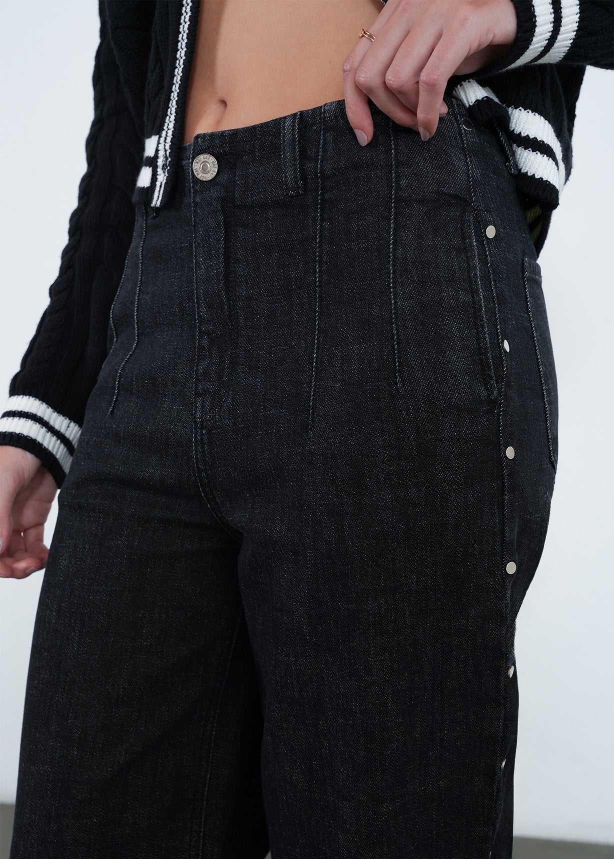 Jean Slouchy con taches laterales - Negro 14_492H032_NEG190303_4