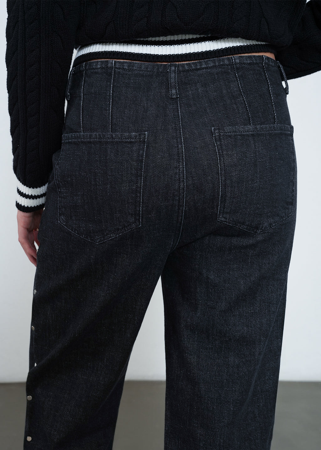 Jean Slouchy con taches laterales - Negro 14_492H032_NEG190303_6