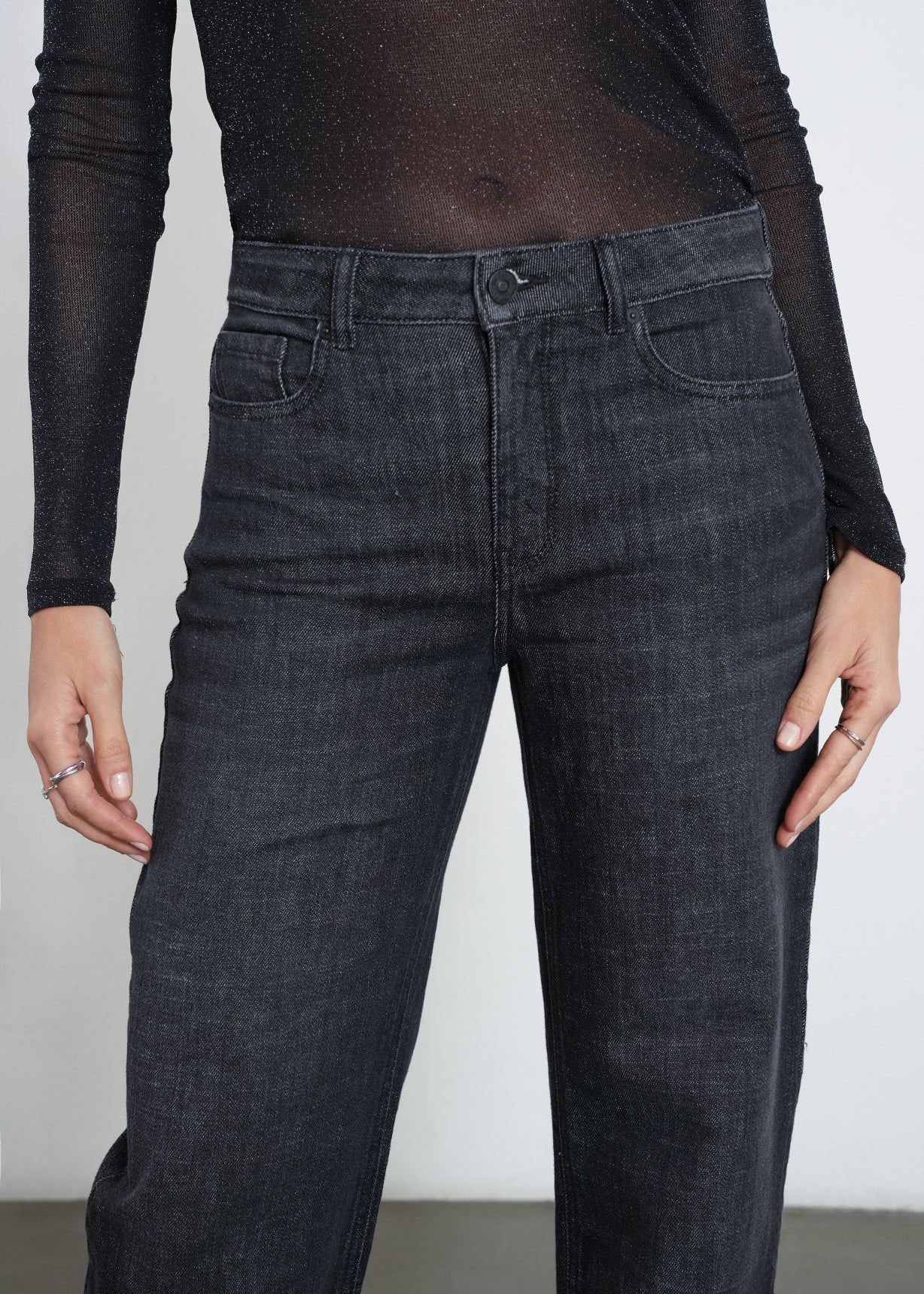 Jean straight tiro medio - Negro 14_492H075_NEG193909_4
