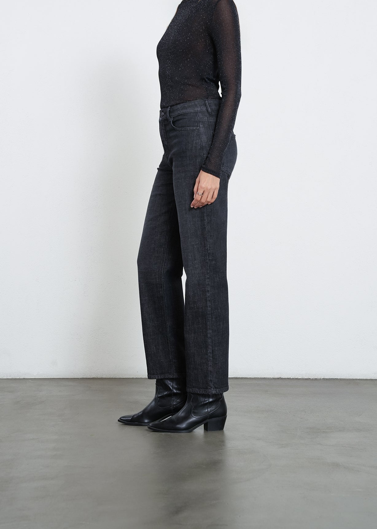 Jean straight tiro medio - Negro 14_492H075_NEG193909_5