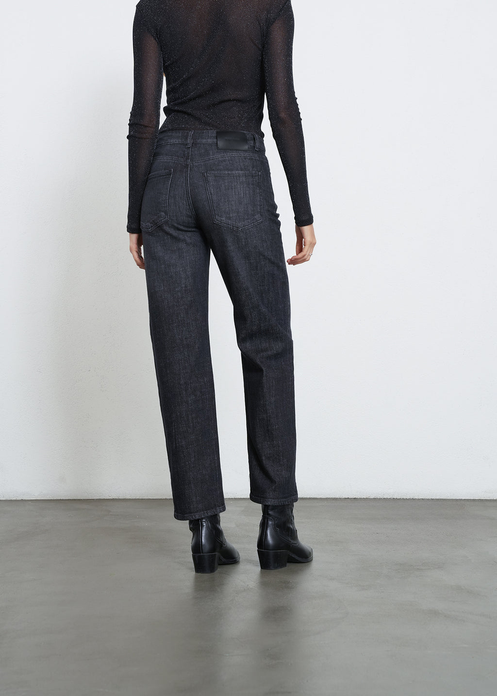Jean straight tiro medio - Negro 14_492H075_NEG193909_6