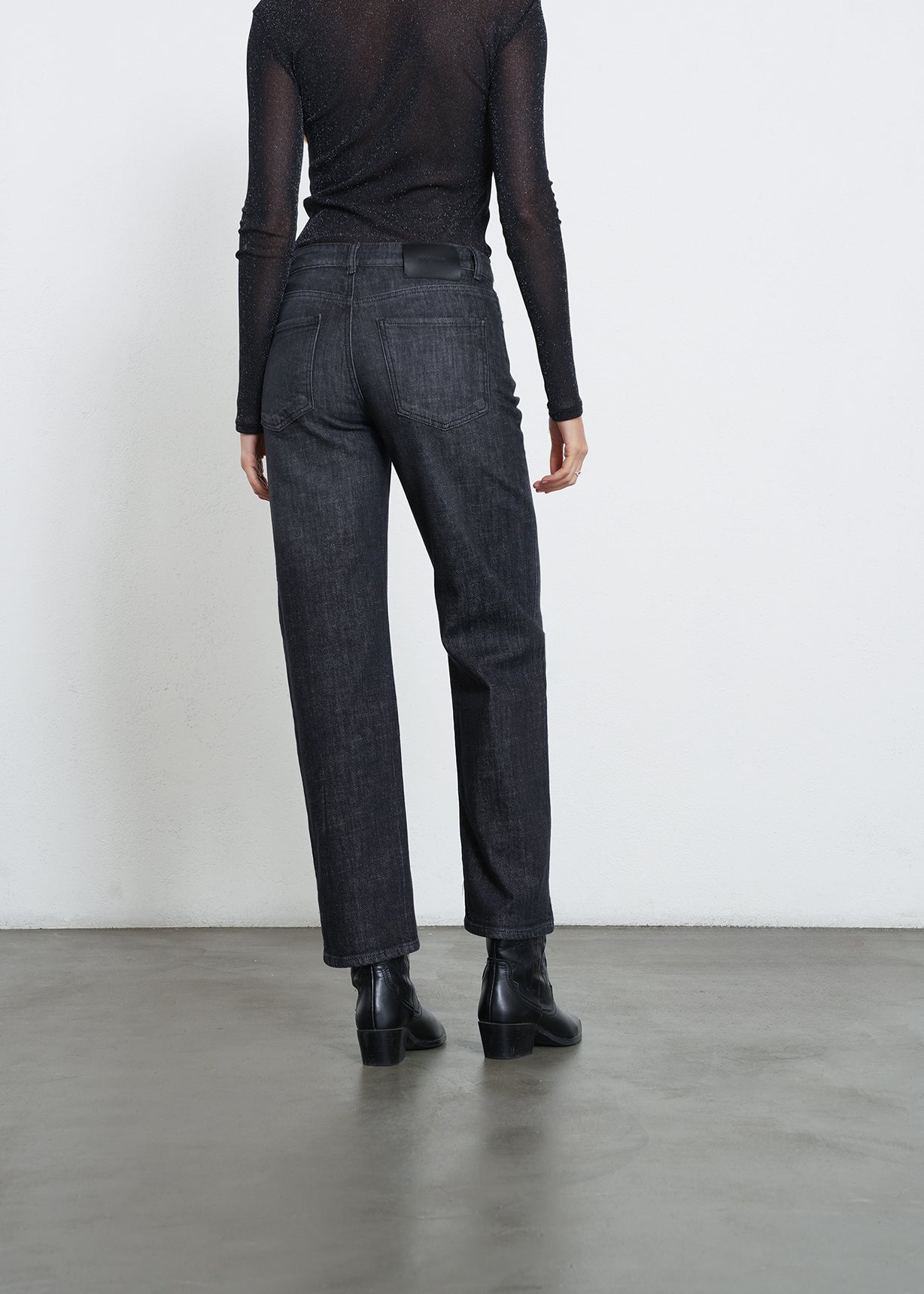 Jean straight tiro medio - Negro 14_492H075_NEG193909_6