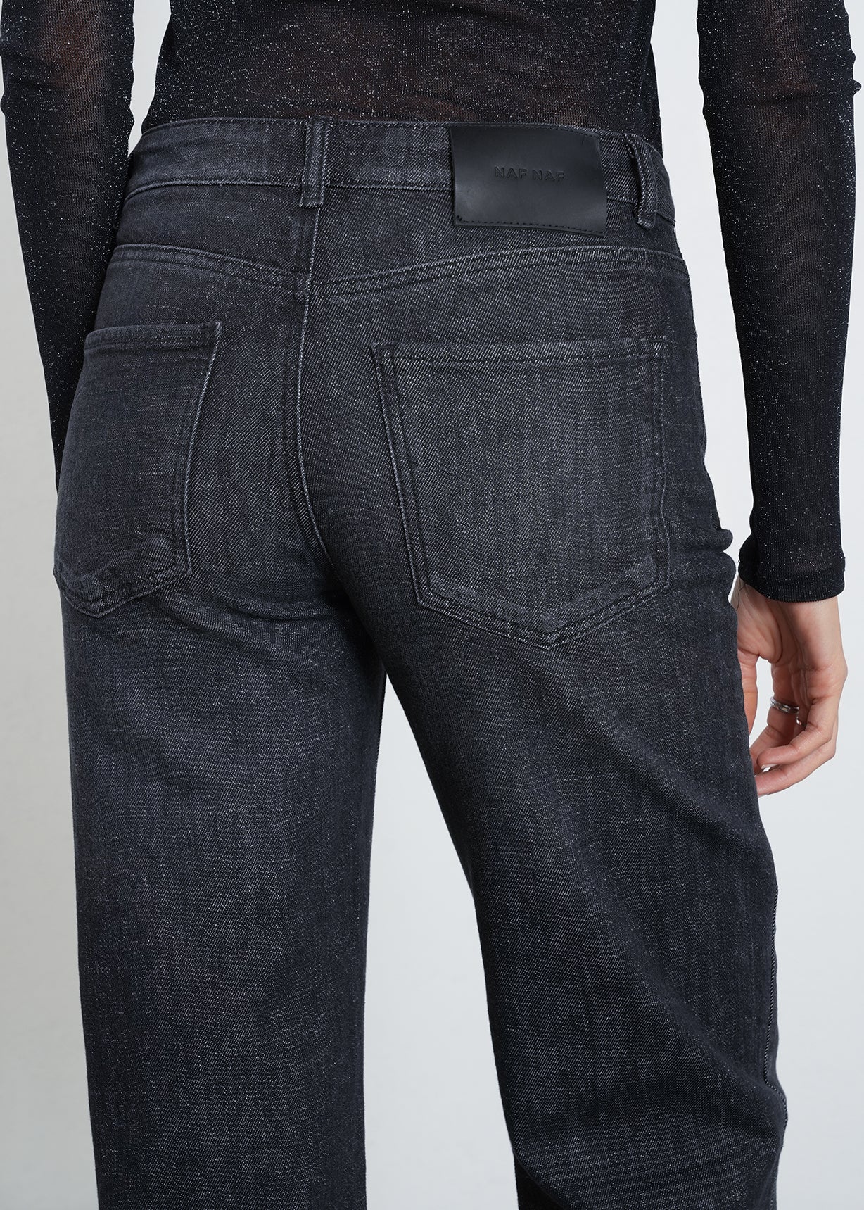 Jean straight tiro medio - Negro 14_492H075_NEG193909_7