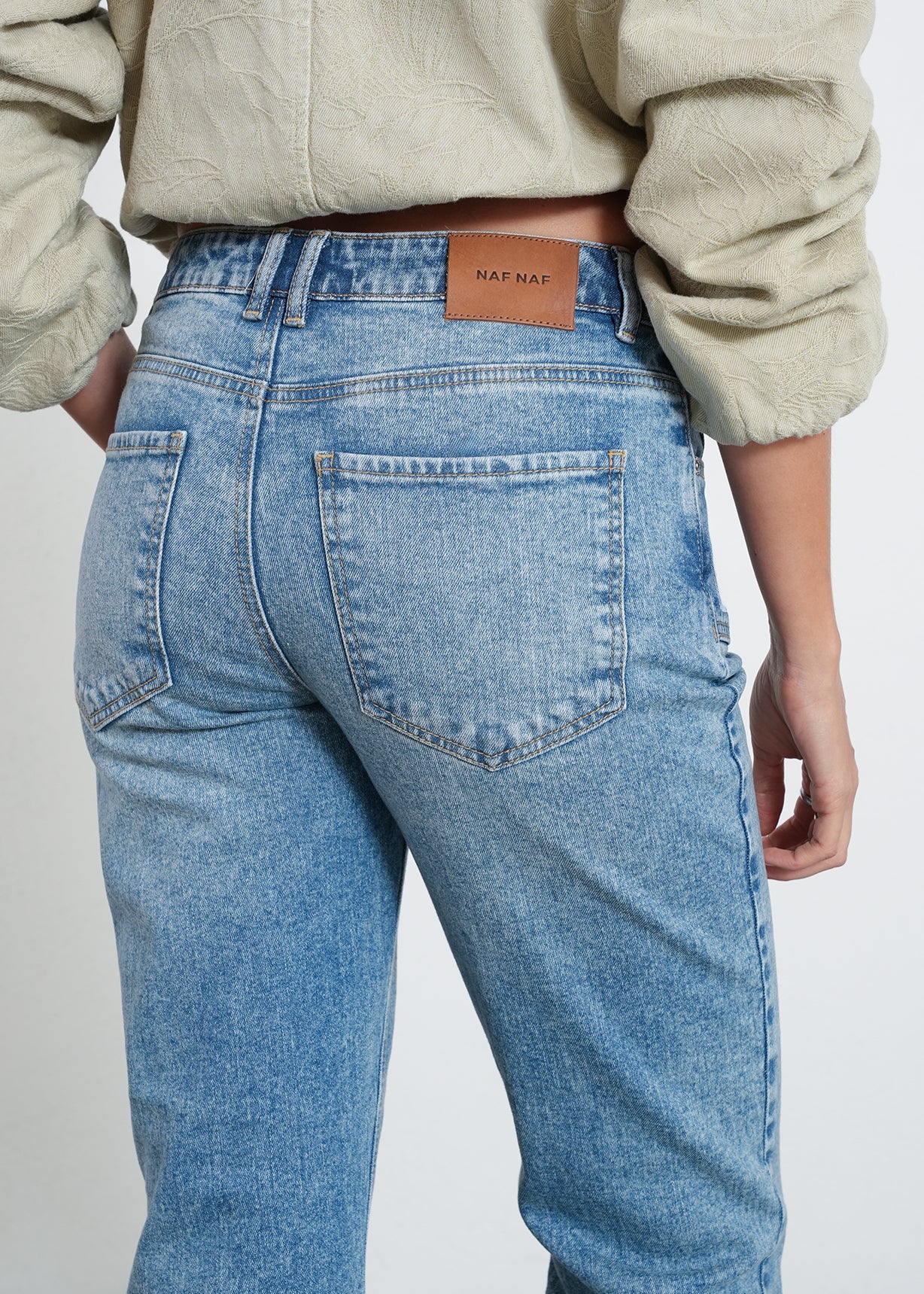 Jean mom tiro alto - Azul 14_492H078_AZU183928_4