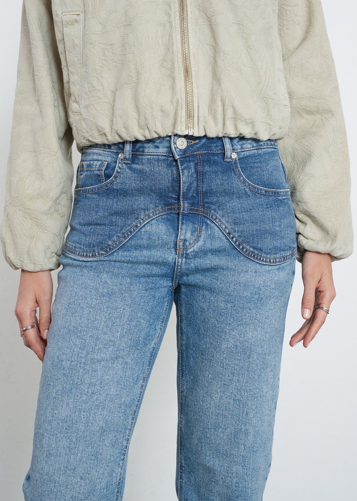 Jean mom tiro alto - Azul 14_492H078_AZU183928_7