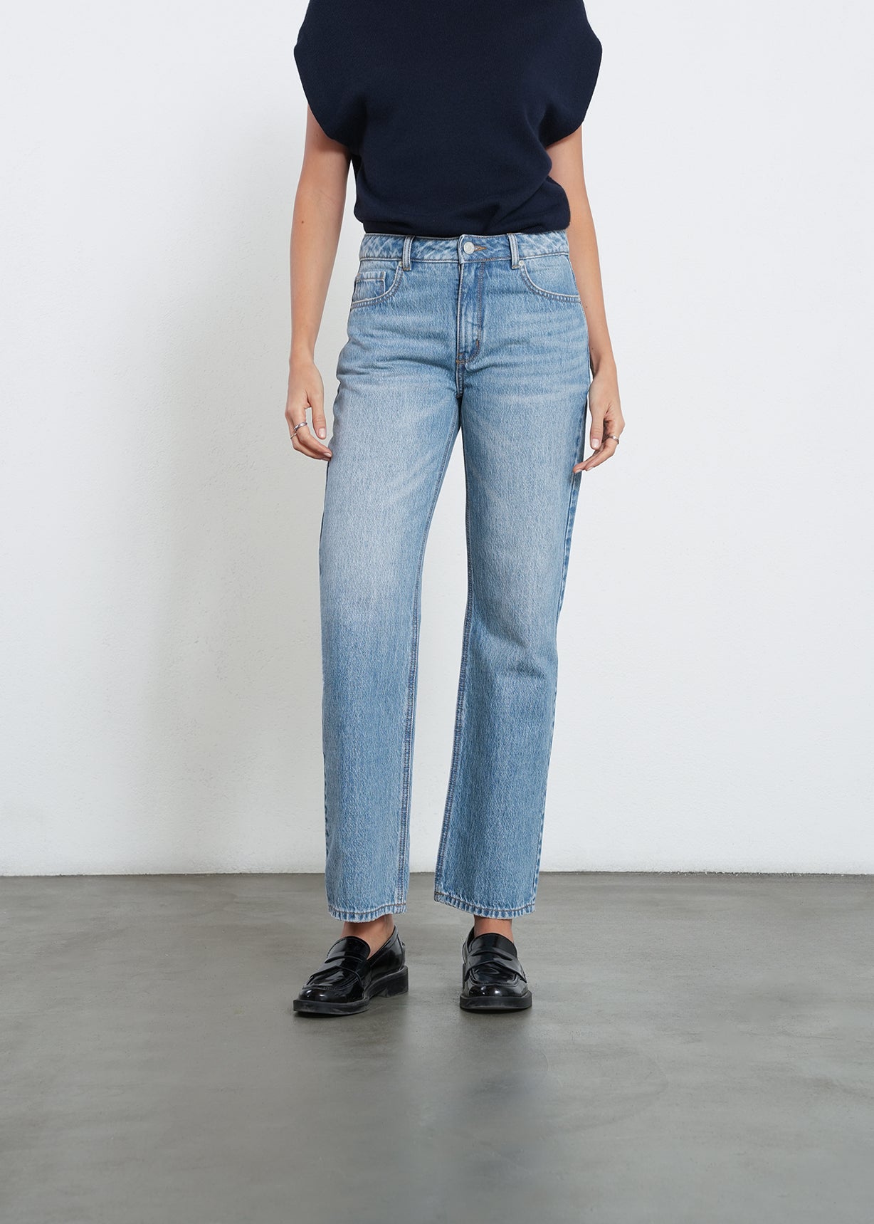 Jean straight tiro medio - Azul 14_492H079_AZU183928_0