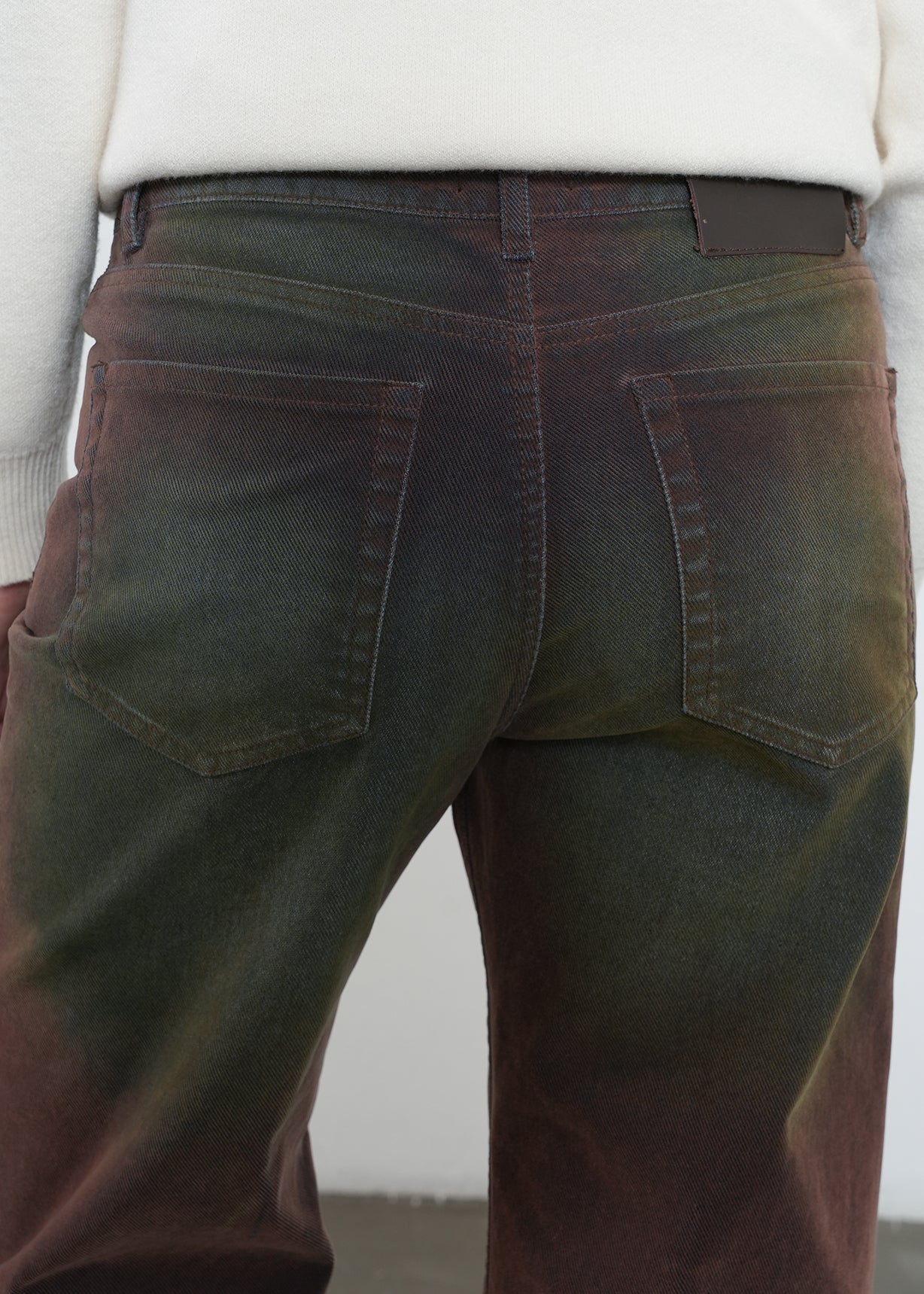 Jean Straight con efecto de color - Café 14_492H309_CAF171143_6