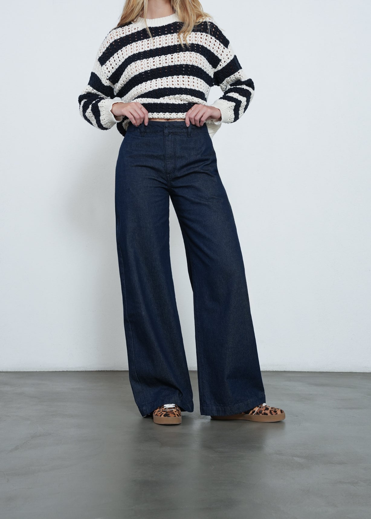 Jean Wide Leg en tono oscuro - Azul 14_492H338_AZU194227_0