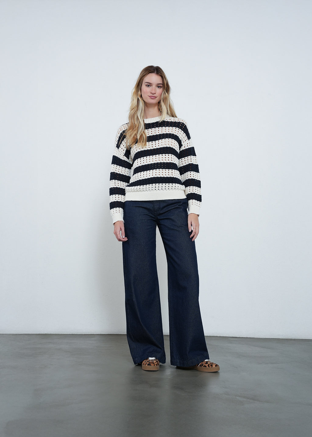 Jean Wide Leg en tono oscuro - Azul 14_492H338_AZU194227_3