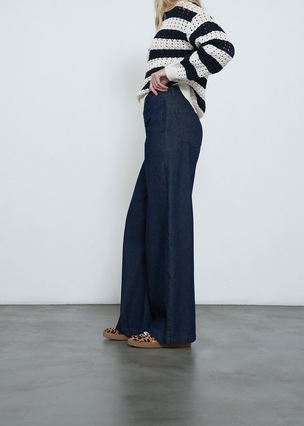 Jean Wide Leg en tono oscuro - Azul 14_492H338_AZU194227_5