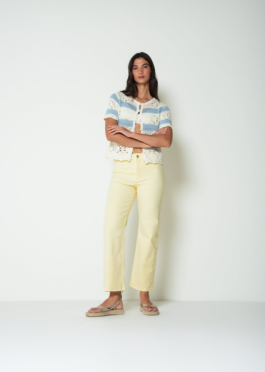 Jean straight tiro super alto - Amarillo 14_492H382_AMA120825_3
