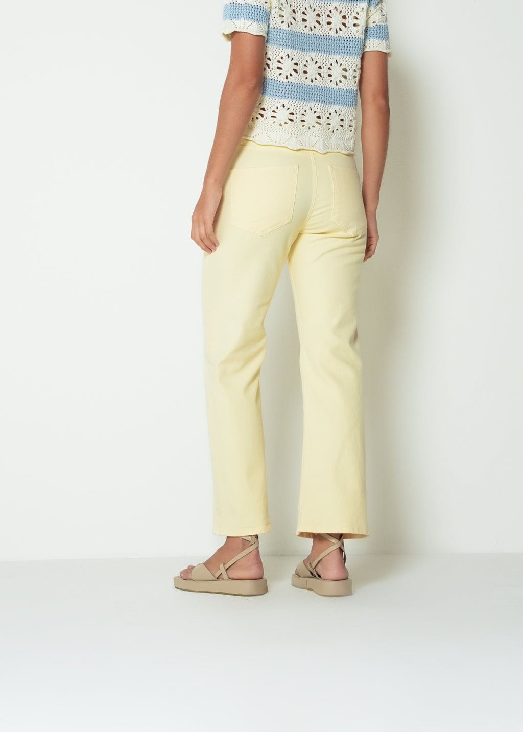 Jean straight tiro super alto - Amarillo 14_492H382_AMA120825_6