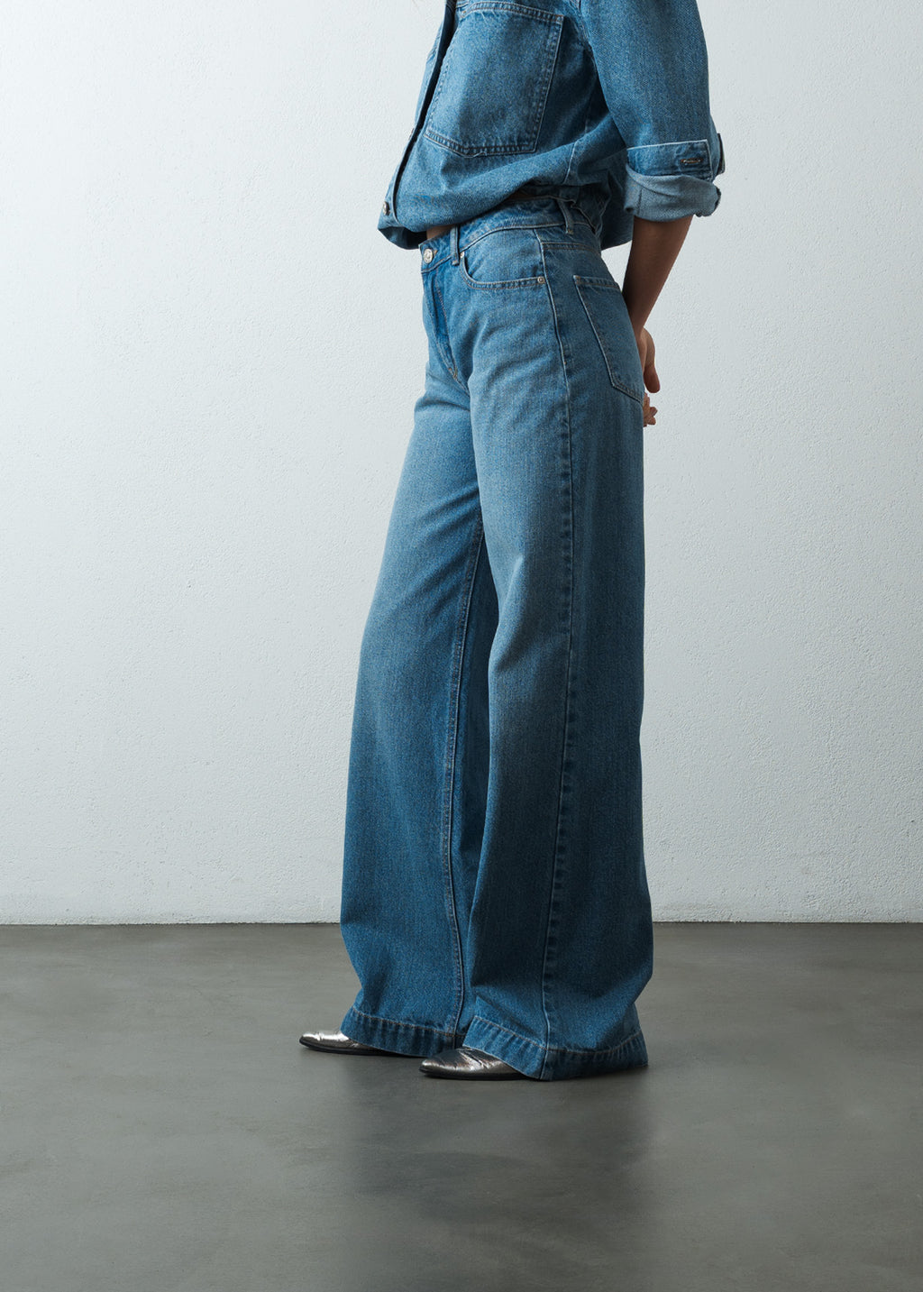 Jean Wide Leg tono claro - Azul 14_493G052_AZU183928_3
