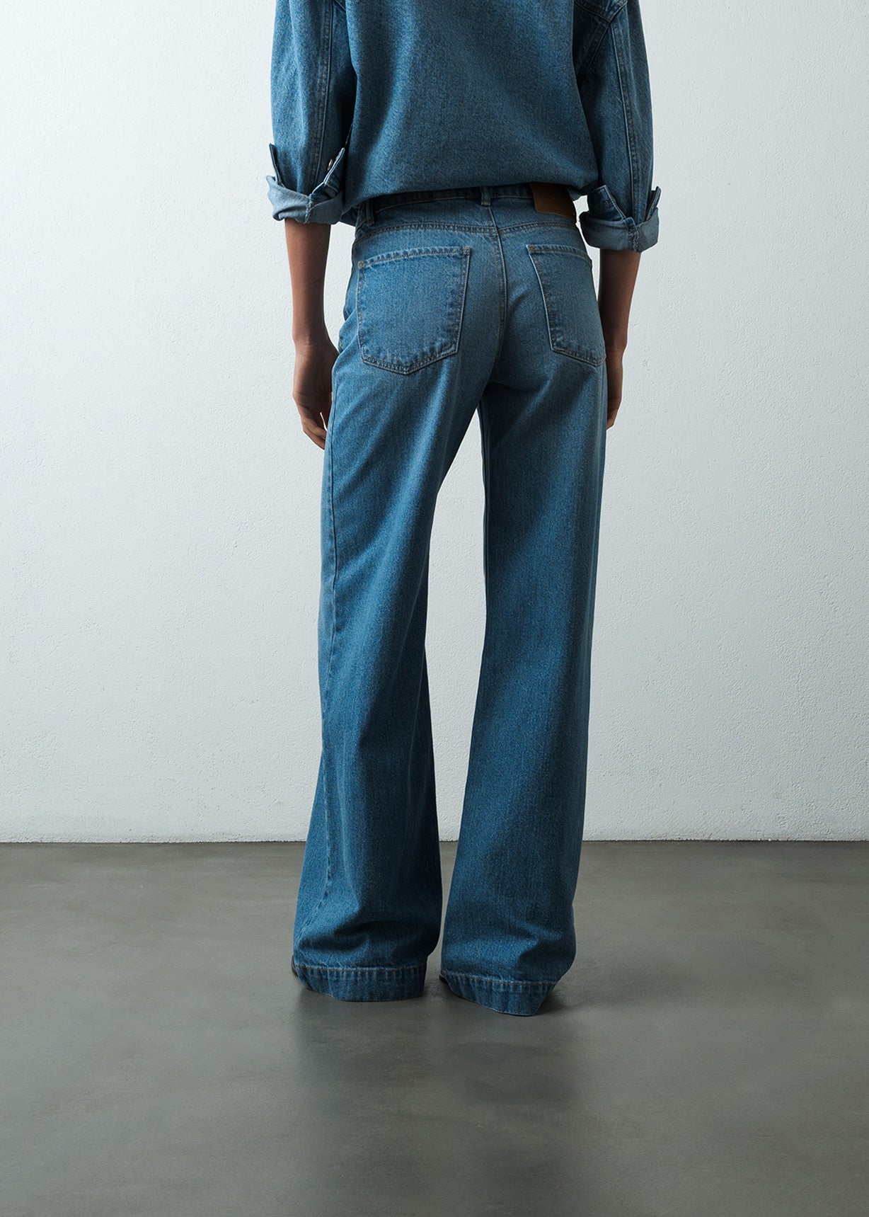 Jean Wide Leg tono claro - Azul 14_493G052_AZU183928_5